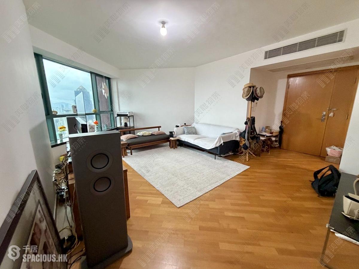 Mid Levels West - 80 Robinson Road 01