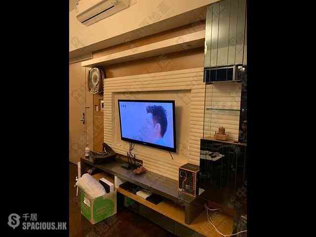 Sai Ying Pun - Island Crest Block 2 08