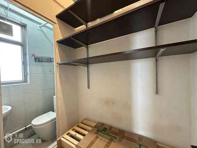Sai Ying Pun - Island Crest Block 1 04