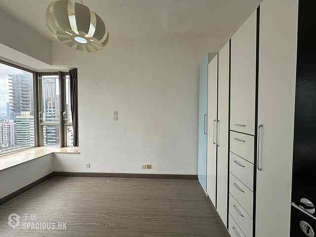 Sai Ying Pun - Island Crest Block 1 11
