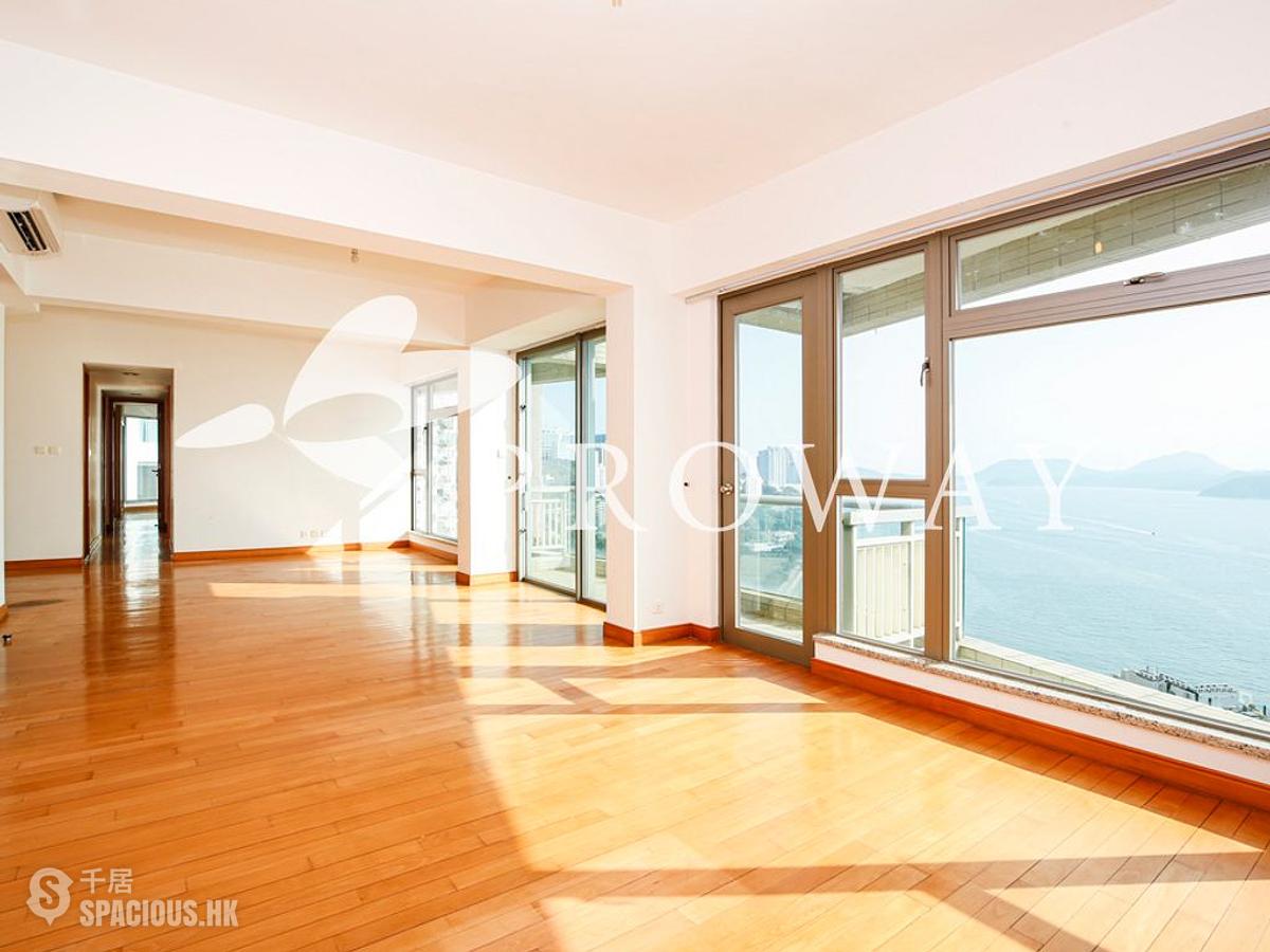 Pok Fu Lam - Villas Sorrento 01