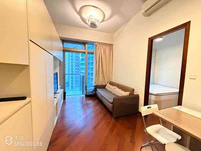 Wan Chai - The Avenue 03