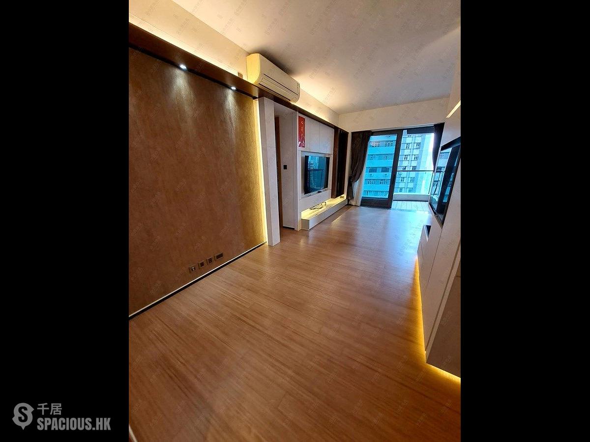 Mid Levels Central - Arezzo 01