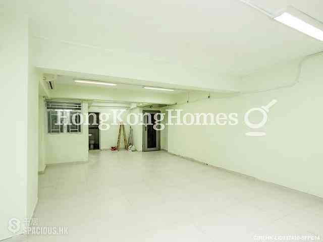Yuen Long - Tung Sing Building 02