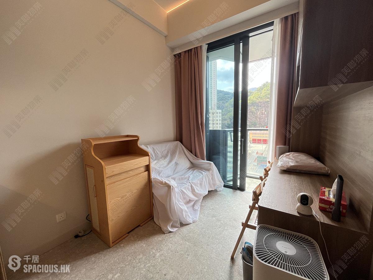 Quarry Bay - The Holborn 01