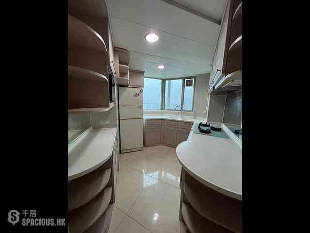 Tung Chung - Caribbean Coast Phase 3 Carmel Cove Tower 10 09