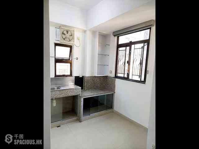 Sai Ying Pun - Good Times Building 05