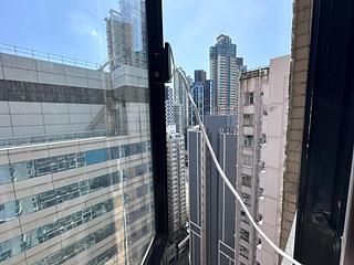 坚尼地城 - 坚城中心 10