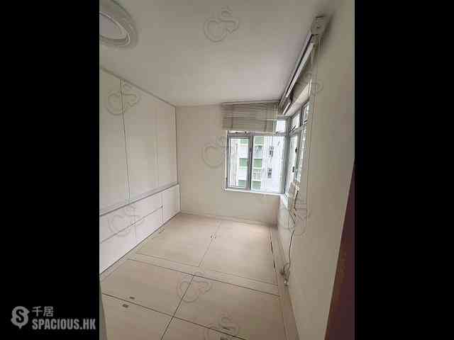 Quarry Bay - Nan Fung Sun Chuen Block 7 06