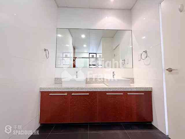 Jardines Lookout - Park Place Block C 12