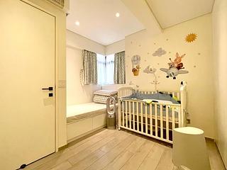 Mid Levels Central - Elegant Terrace 04