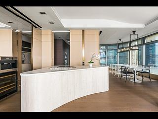 Mid Levels Central - Argenta 02