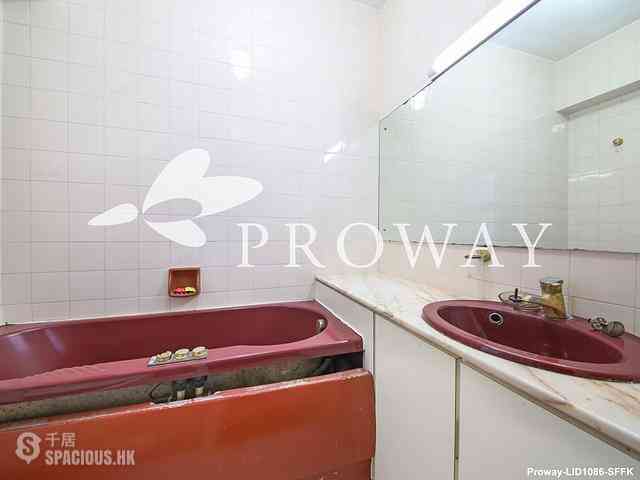 Mid Levels West - Realty Gardens London Court (Block 1) London Court 07