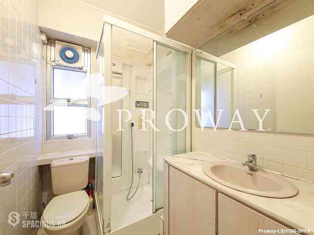 Mid Levels West - Realty Gardens London Court (Block 1) London Court 11