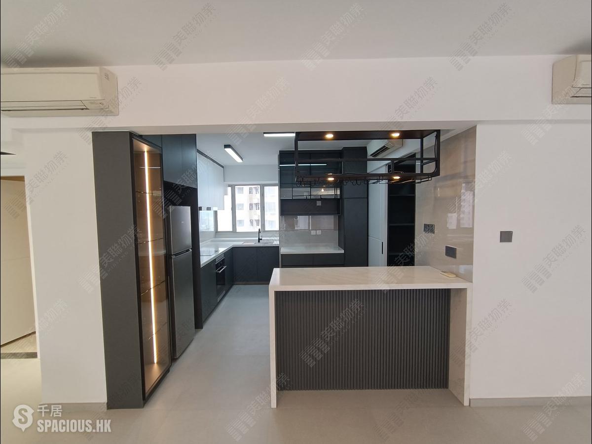 Mid Levels Central - Tregunter Tower 3 01