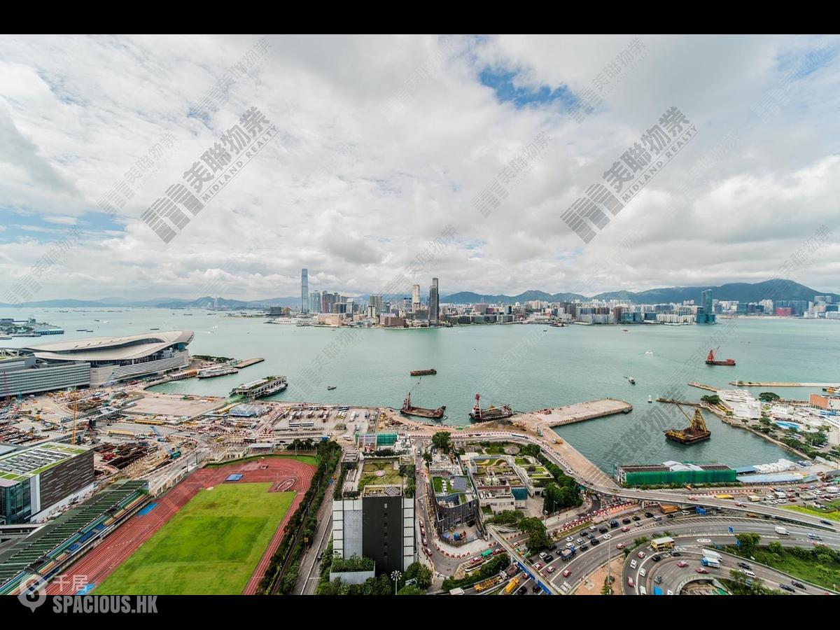 Wan Chai - The Gloucester 01