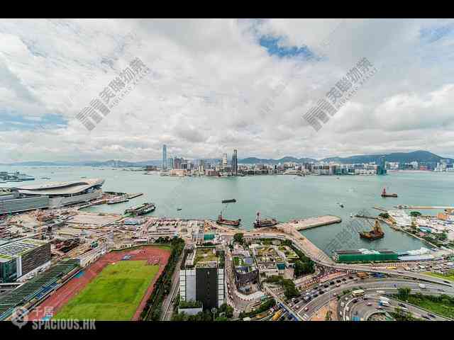 Wan Chai - The Gloucester 01