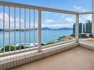 Tung Chung - Coastal Skyline Phase 4 Le Bleu Deux 04