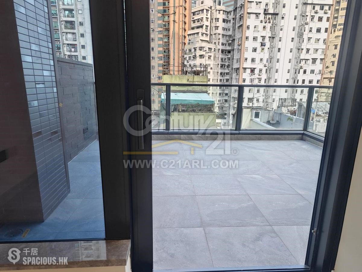 Sai Ying Pun - The Queens 01
