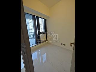 Sai Ying Pun - The Queens 06