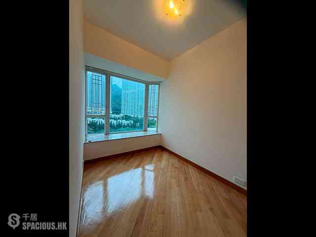 Tung Chung - Coastal Skyline Phase 4 Le Bleu Deux Block 1 04