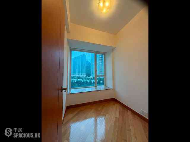 Tung Chung - Coastal Skyline Phase 4 Le Bleu Deux Block 1 05