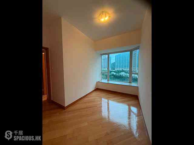 Tung Chung - Coastal Skyline Phase 4 Le Bleu Deux Block 1 06