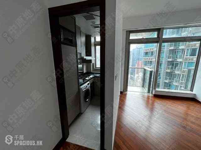 Wan Chai - The Avenue Phase 2 06