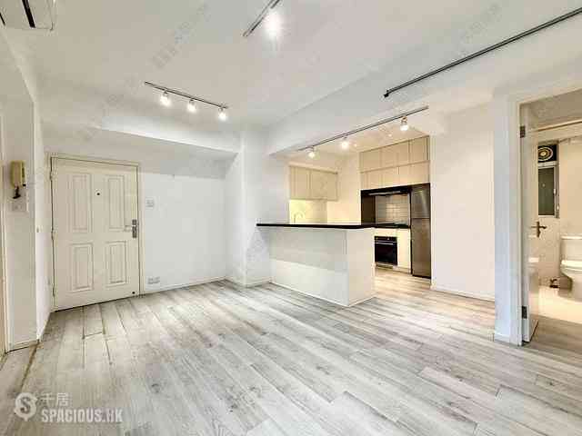 Soho - Caravan Court 04