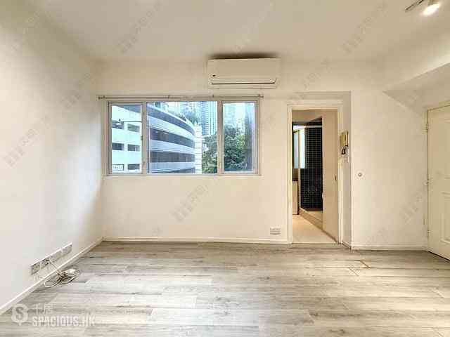 Soho - Caravan Court 05