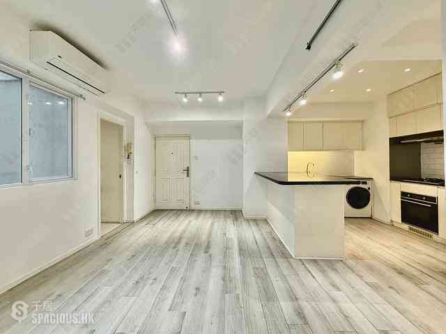 Soho - Caravan Court 01