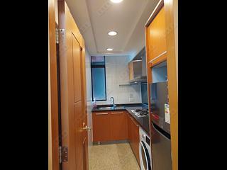 West Kowloon - The Arch Star Tower (Block 2) 02