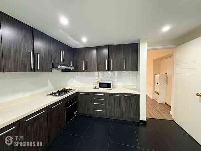 Mid Levels Central - Birchwood Place 09