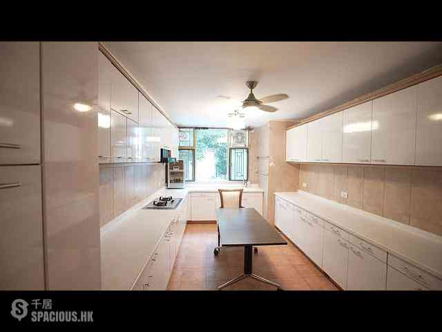 Kowloon Tong - La Salle Place 09