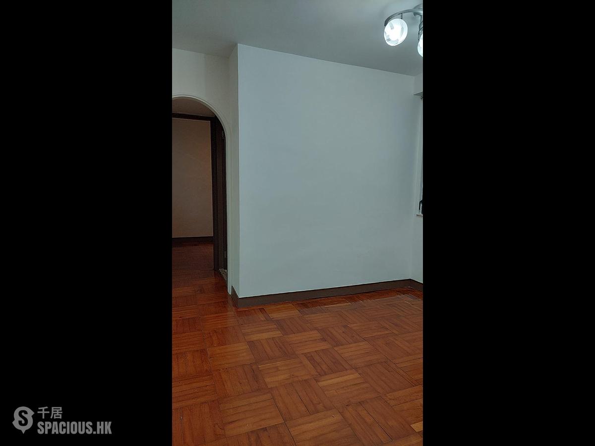 Shau Kei Wan - Perfect Mount Gardens Block D 01