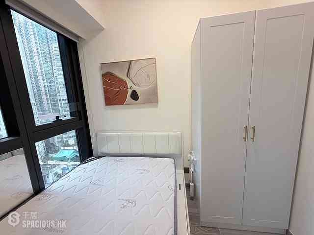 Sai Ying Pun - The Queens 04