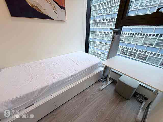 Sai Ying Pun - The Queens 05