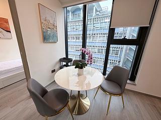 Sai Ying Pun - The Queens 02