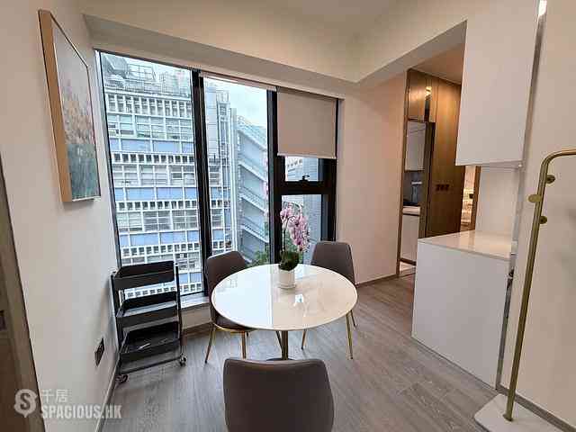 Sai Ying Pun - The Queens 06