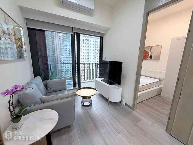 Sai Ying Pun - The Queens 07
