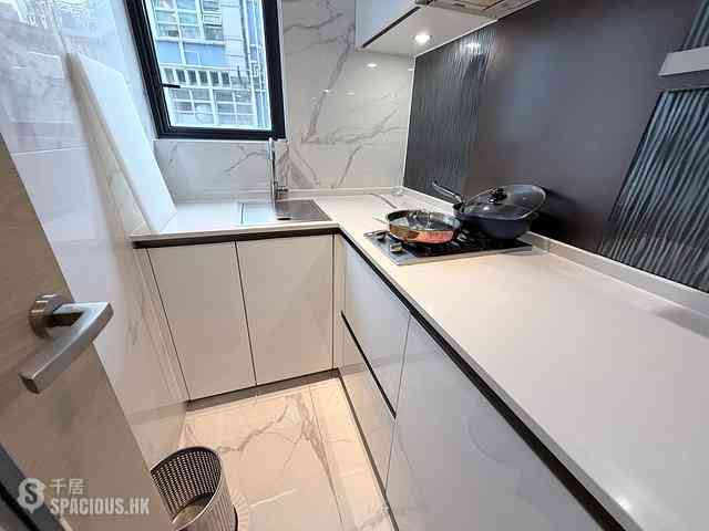 Sai Ying Pun - The Queens 10