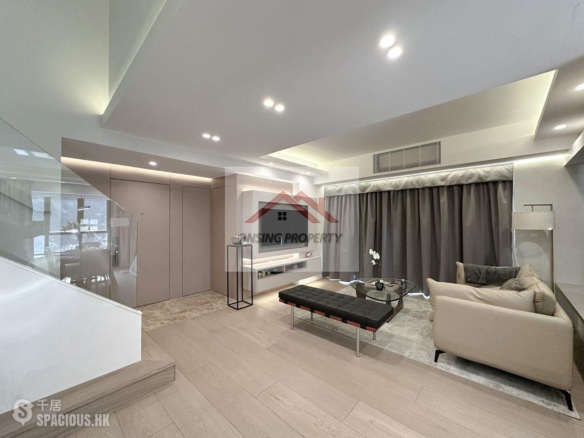 Mid Levels Central - Elegant Terrace 01