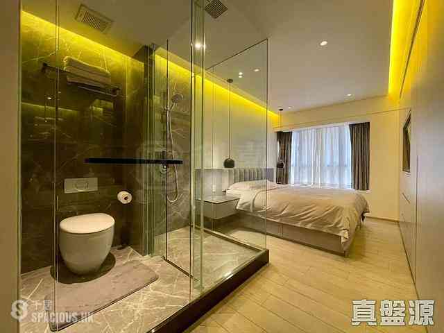 Mid Levels Central - Elegant Terrace 03