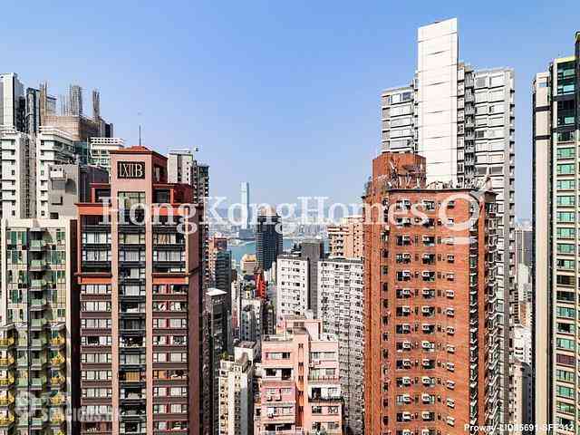 Mid Levels Central - Elegant Terrace 02