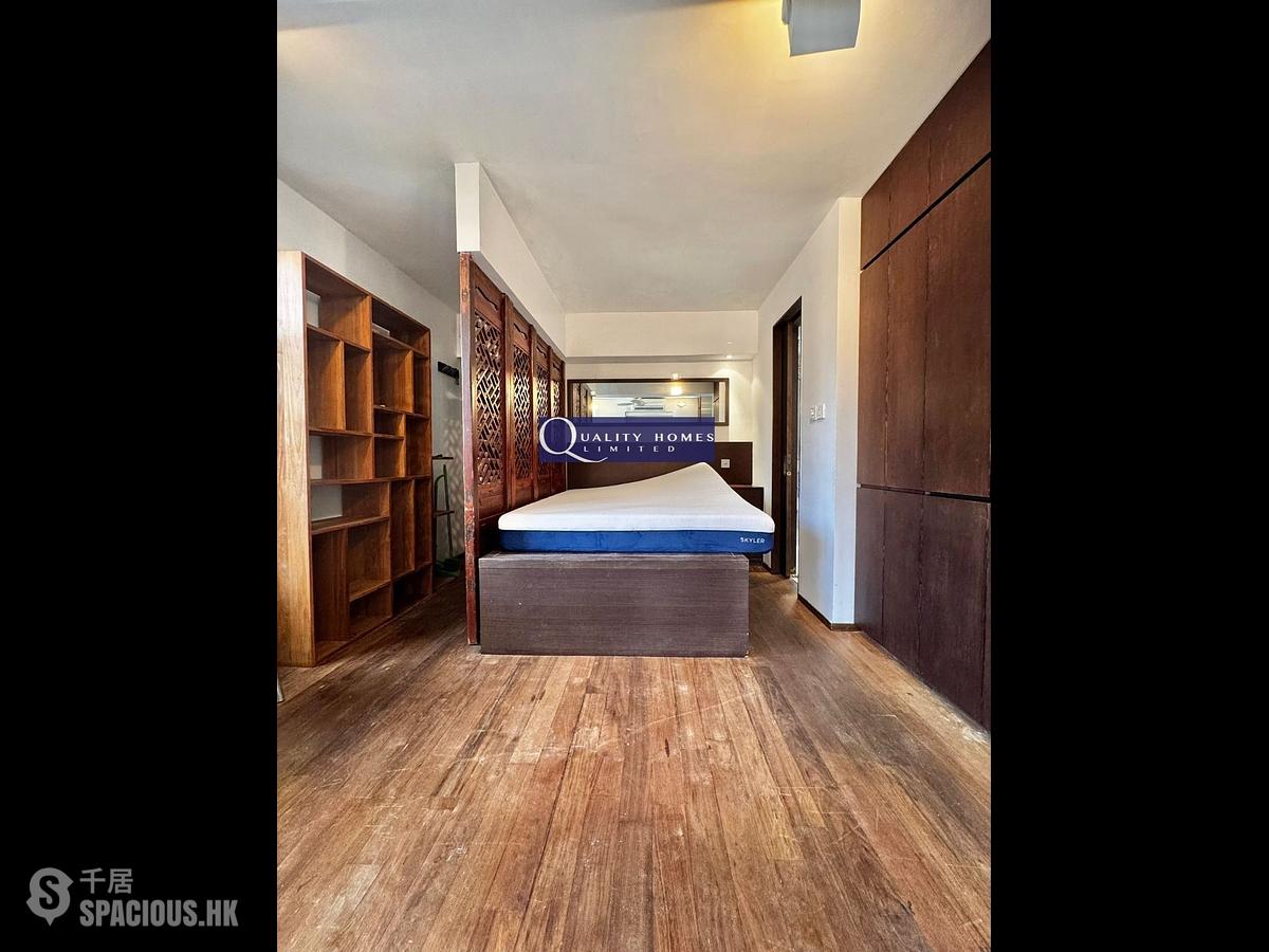 Poho - Silver Jubilee Mansion 01