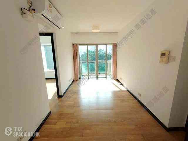 Sai Ying Pun - Centre Place 01