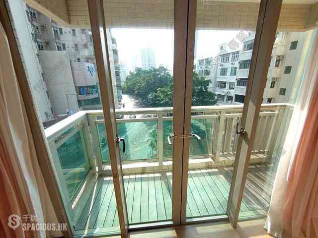 Sai Ying Pun - Centre Place 02