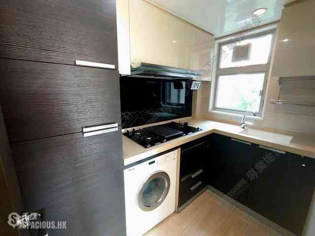 Sai Ying Pun - Centre Place 03