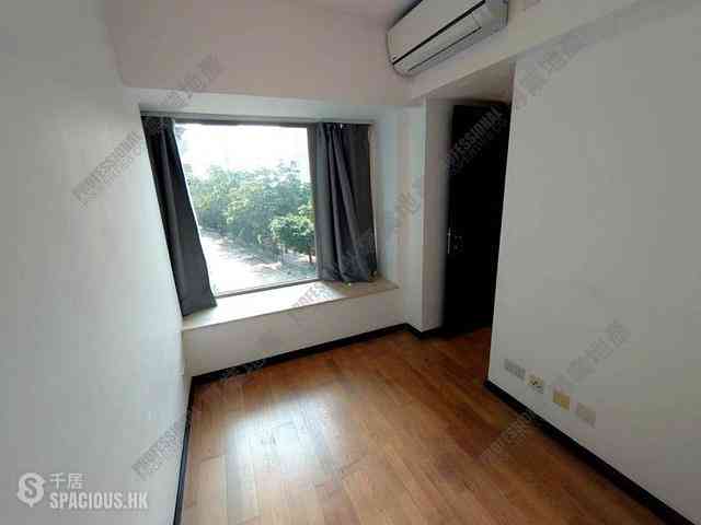 Sai Ying Pun - Centre Place 04