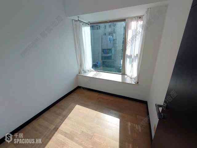 Sai Ying Pun - Centre Place 09